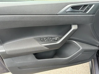 Volkswagen Polo 1.0 TSI 95pk R-Line 17 inch | Camera | Navi | Adapt. Cruise | Climate | Stoelverwarming | Rijklaar incl. garantie / 11