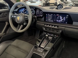 Porsche 911 Cabrio 3.0 Carrera 4 GTS | Burmester | Lift | Sportchrono | Matrix-LED | 360 | Memory | Sport-Design ( Vestiging - Nieuwegein ) / 4