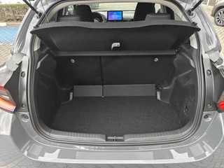 Toyota Yaris 1.5 Hybrid 115 Dynamic NIEUW DIRECT LEVERBAAR! MODEL 2026 STOEL/STUURVERW PARK-SENSOREN BLIND SPOT 17'' LM-VELGEN NAVI KEYLESS LED APPLE/ANDROID / 8