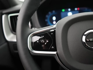 Volvo XC60 2.0 T6 AWD + Black Edition 350PK Pano | Trekhaak / 40