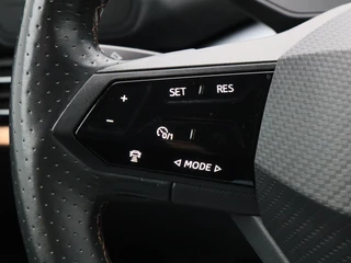 CUPRA Born Performance One 62 kWh 204 Pk | Stoel/Stuurverwarming | Camera | Adaptive Cruise | Navigatie | 18 Inch | 66.591 Km !! / 23