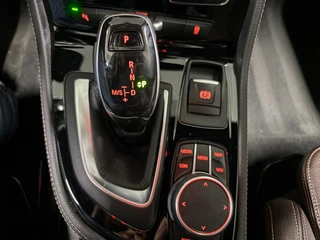 BMW 2-serie Active Tourer 218i High Executive/ NL auto/ Afneembare trekhaak/ Achteruitrijcamera / 32