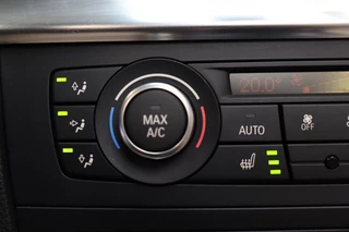 BMW 1 Series Cabrio 118i High Executive M Sport Pakket  / Navigatie Professional / Xenon / Leder / Hifi / Stoelverwarming / Climate Control / Lichtpakket / Windscherm / 18 Inch / Cruise Control / Bluetooth / 30
