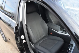 BMW 5 Series Touring 520i Executive Edition Facelift  | NL-Auto | Elekt.trekhaak | Historie | Carplay | Navi | DAB | Full LED | Zeer netjes / 40
