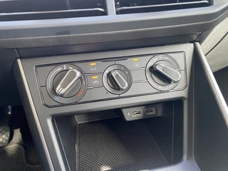 Volkswagen Polo 1.0 Comfortline  | apple carplay - android auto | airco | cruise control | bluetooth | lichtsensor | NL auto / 23
