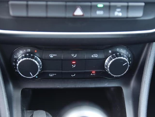 Mercedes CLA-klasse 180 Business | Unieke km-stand!! | / 18