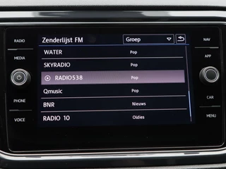 Volkswagen T-Roc 1.5 TSi Sport 150 Pk | Trekhaak | Adaptive Cruise | Camera | CarPlay | Panorama dak | 17 Inch | 159.197 Km !! / 24