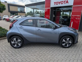 Toyota Aygo X Hybrid 115 Play GO PACK LICHTMETAAL APPLE & ANDROID CRUISE CONTROL METALLIC LAK / 7