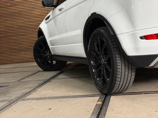 Land Rover Range Rover Evoque 2.0 Si4 HSE Dynamic Panorama | Leder | Camera | LED | Trekhaak | 4WD | Stoelverwarming | NAP | / 56