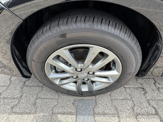 Toyota Yaris 1.5 HYBRID ASPIRATION / 8