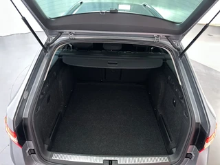 Skoda Superb Combi 1.5 TSI 150pk DSG ACT Business Edition Adaptive Cruise Navigatie DAB+ App-Connect / 18