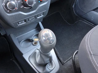 Dacia Dokker 1.2 TCe Ambiance Stepway 115PK LPG-G3 Airco Trekhaak Nieuwe remmen en banden / 26