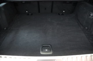BMW 5 Serie Touring 530e High Executive M Sport Pakket Automaat  / Live Cockpit Professional / SOH 87% / Panoramadak / Trekhaak / Driving Assistant Professional / Comfortstoelen / Laserlight / Head-Up Display / Adaptief Onderstel / DAB / Parking Assistant / Hifi / 51