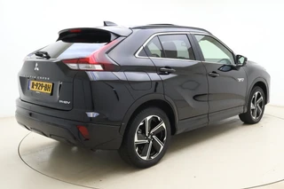 Mitsubishi Eclipse Cross 2.4 PHEV Prestige Automaat | SOH: 98% | Lederen bekleding | Panoramisch schuifdak | Stoel & Stuurverwarming | Camera | Climate control | Extra getint glas / 2