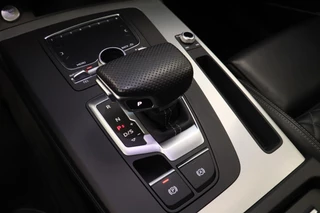 Audi Q5 55 TFSI e quattro Competition  B&O Panoramadak ACC PDC 24 Maanden garantie* (Vraag naar de voorwaarden) / 12