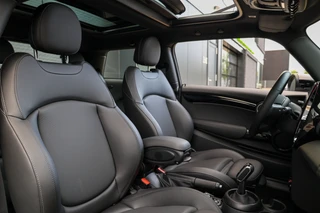 MINI 3-deurs 1.5 Cooper Classic  | PANO | HUD | CAMERA | KEYLESS | LEDER | / 22