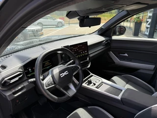 Dacia Bigster 1.8 Hybrid 155 Launch Edition *Schuif-/Kanteldak* / 7