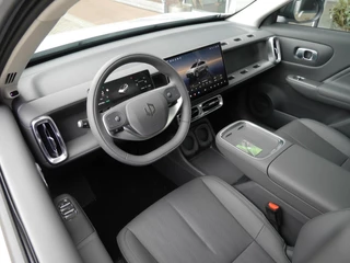 Leapmotor B10 Design ProMax 67.1 kWh | Wltp 434km | 750kg trekgewicht | Stoel en stuur verwarming | 360 graden camera | Lederen bekleding | Panoramadak | Led | Regensensor | Sfeerverlichting | Elektrisch verstelbare voorstoelen / 9
