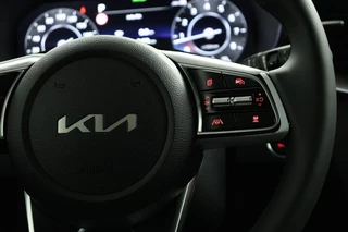 Kia Ceed 1.5 T-GDi DynamicPlusLine Automaat *DEMO* - Trekhaak - Navigatie - Stoel-/stuurverwarming - Cruise Control - Climate Control - Fabrieksgarantie tot 04-2032 / 40