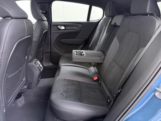 Volvo C40 Recharge Core 69 kWh SOH 93%|VOLVO DEALER ONDERHOUDEN| ACHTERUITRIJCAMERA| PANORAMADAK| STOEL + STUURVERWARMING| RIJKLAARPRIJS INCL. 12 MAANDEN BOVAG GARANTIE| / 22