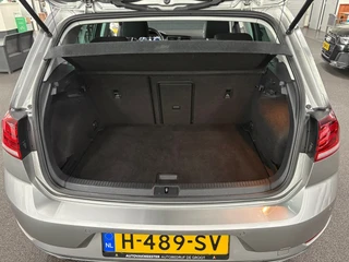 Volkswagen Golf 1.5 TSI Highline/ NL auto/ Pano/ Parkeersensoren / 36