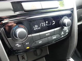 Suzuki Vitara 1.4 Boosterjet Style Smart Hybrid PANORAMADAK, 6 jaar fabrieksgarantie! Nieuw uit voorraad leverbaar! / 22