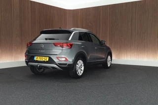 Volkswagen T-Roc 1.0 TSI 110pk Style Trekhaak LED Virtual Cockpit Navigatie / 8