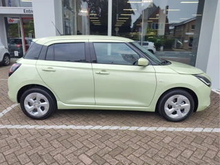Suzuki Swift 1.2 SELECT SMART HYBRID AUTOM  Direct Leverbaar | Tot 10 JAAR GARANTIE!  Inclusief € 2.400,- Voorraad Voordeel / 7
