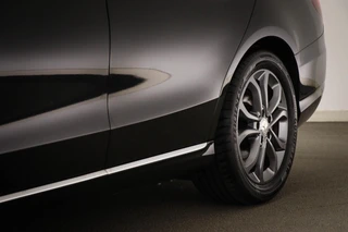 Mercedes-Benz C-Class Estate 200 Premium Plus / 22