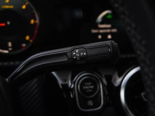 Mercedes-Benz A-klasse 180 d Launch Edition Widescreen Camera Apple CarPlay Android Auto Navigatie Stoelverwarming / 18