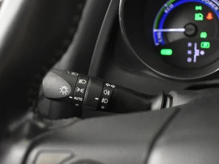 Toyota Auris Touring Sports 1.8 Hybrid Active Bluetooth | Camera | Cruise | / 17