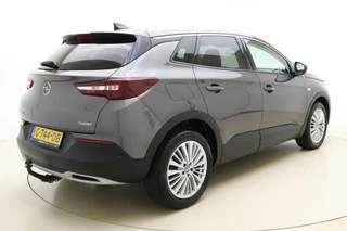 Opel Grandland X 1.2 Turbo 130pk Innovation | Navigatie | Trekhaak | Climate control | AGR Comfortstoelen | Elektrische achterklep | Stoel- en stuurverwarming | Camera / 2