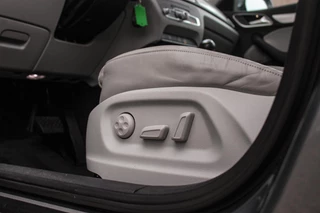 Audi Q3 2.0 TFSI quattro Pro Line | S-tronic Automaat | Panoramadak | 211 pk | Stoelverwarming | Climate control | Navi | Xenon | Bluetooth | 18 inch | PDC | Quattro / 36