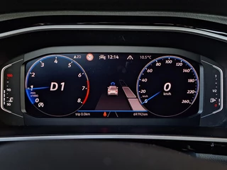 Volkswagen T-Roc Cabrio 1.5 TSI 150pk DSG R-Line (Trekhaak,Camera,Virtual,IQ) / 42