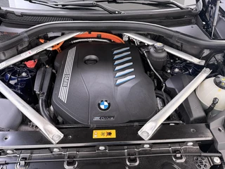 BMW X5 xDrive45e High Executive BOMVOL! | PANO | HARMAN KARDON | LASER LED | ELEK. ACHTER KLEP | ELEK. TREKHAAK | STOELVERWARMING | ELEK. MEM. SEAT | ACHTERUITRIJCAMERA | 22'' VELGEN | RIJKLAAR PRIJS + 12 MND BOVAG GARANTIE | / 19
