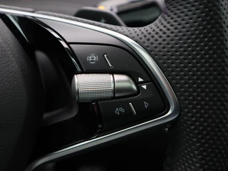 Skoda Superb Combi 1.5 TSi 204 Pk PHEV Sportline Business | Trekhaak | Carplay | Canton Audio | Head-up Display | Panoramadak | Virtual Cockpit | Adaptive Cruise | 19 Inch / 30