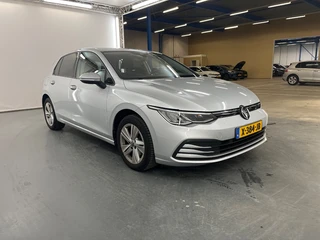 Volkswagen Golf 1.5etsi mhev life business 96kW dsg-7 aut / 2