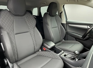 Skoda Karoq 1.5 TSI ACT Business Edition, trekhaak, stoelverwarming, navigatie, climaat controle / 5