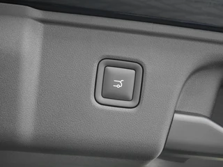 Leapmotor C10 Design REEV 28.4 kWh | Nieuwe auto | Gecombineerde actieradius WLTP 974km | 1500 kg Trekgewicht | Diverse kleuren leverbaar | Full options | Stuurverwarming | Stoelverwarming en koeling | Elektrisch verstelbare voorstoelen | Navigatie | Keyless entry & start | 20 inch lichtmetalen velgen | Led verlichting / 15