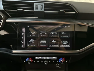 Audi Q3 Sportback 40 TFSI Quattro S Edition Panoramadak Leder Sfeerverlichting Stoelverwarming DAB+ / 9