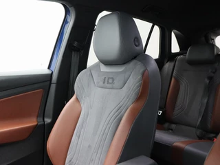 Volkswagen ID.4 First 77 kWh 204 Pk | Stoel/Stuurverwarming | Camera | Half Leer | CarPlay | Adaptive cruise | 20 Inch | 97.053 Km !! / 32