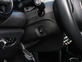 MINI 5-Deurs 1.5 Cooper MINI Yours LEDER | AUT. | SPORTSTOELEN | CAMERA | STOEL/STUURVERW. | CRUISE | NAVI | / 18