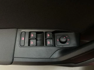 Seat Ibiza 1.0 TSI FR Business Intense Camera Navigatie Climate Control DAB+ / 19
