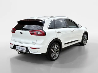 Kia Niro 1.6 GDi Hybrid ExecutiveLine | Trekhaak | Stoel verwarming en koeling | Lederen bekleding | Navigatie | Dodehoek detectie | Apple Carplay / Android Auto | Verbruik 1 op 20! / 8