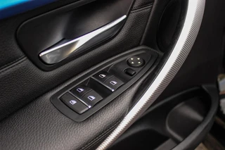 BMW 3-serie Touring 320i M Sport Edition | 2e eigenaar | NL auto | Camera | HiFi audio | Stoelverwarming | DAB | Head-up | Cruise control | LED | Park Assistant | PDC | Navigatie / 41