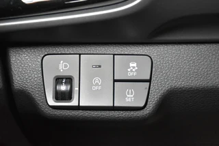 Kia Stonic 1.0 T-GDi MHEV 100pk DynamicLine Navi climate / 16