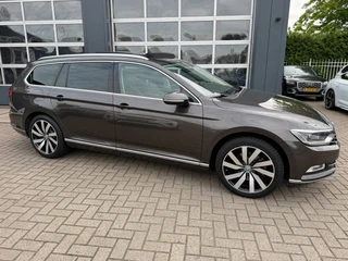 Volkswagen Passat Variant 1.4 TSI ACT Highline Business R / Pano / Massage / Camera / Sportleder / Trekhaak / Zeer mooie auto ! / 7