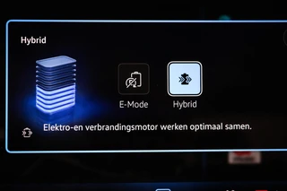 Volkswagen Golf 1.5 eHybrid GTE | LEDER | PANORAMADAK | HEAD UP | STOELVENTILATIE | STUURVERWARMING | TREKHAAK | 18" / 43