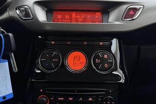 Citroen C3 1.2 PureTech Feel Edition Afkomstig van 1e eigenaar! l Climate Control l Cruise Control l Trekhaak l Elektrische ramen voor + spiegels l LED dagrij verlichting l ESP l ABS / 19