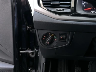Volkswagen Polo 1.0 TSI Comfortline Parkeersensoren Navigatie App-Connect DAB+ / 23